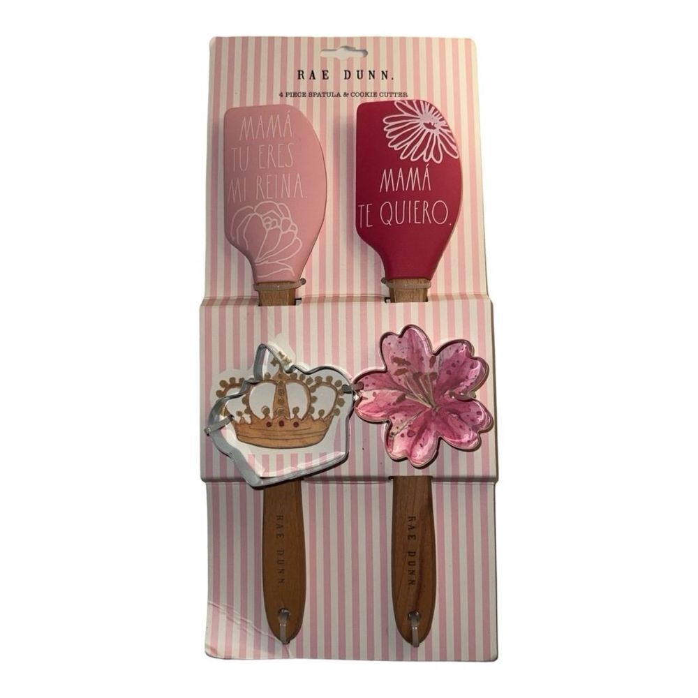 Rae Dunn Mama Spatula & Cookie Cutter Set - Tu Eres Mi Reina Te Quiero